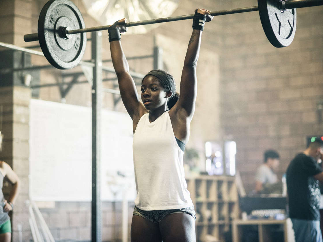  How to Start Weightlifting to Build Muscle if You’ve Only Ever Done Cardio or Yoga